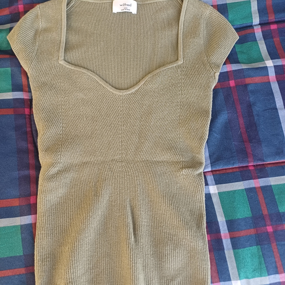 Wilfred Olive Ribbed Knit Top